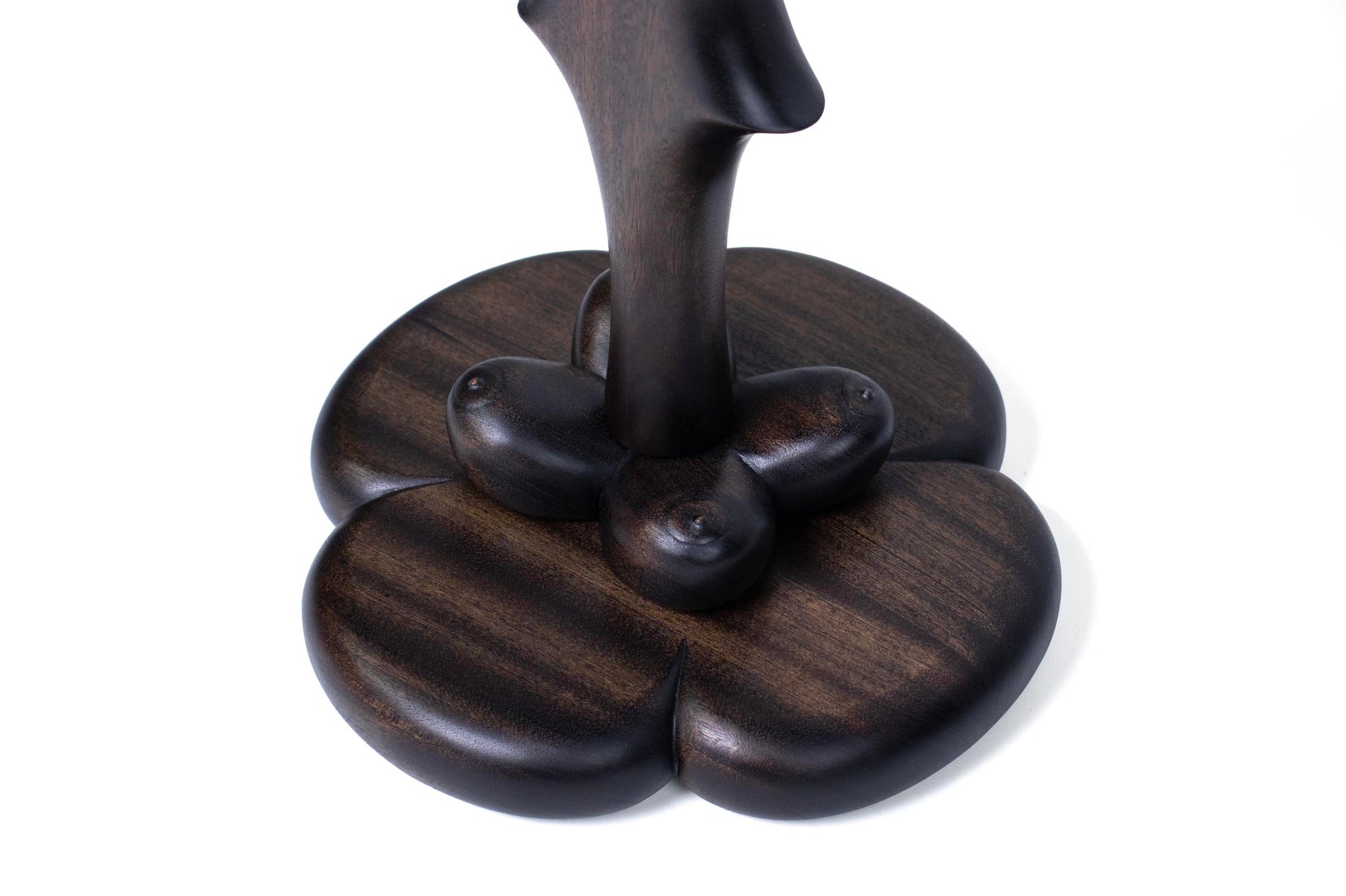 Obsidian Seraphim – Console Table
