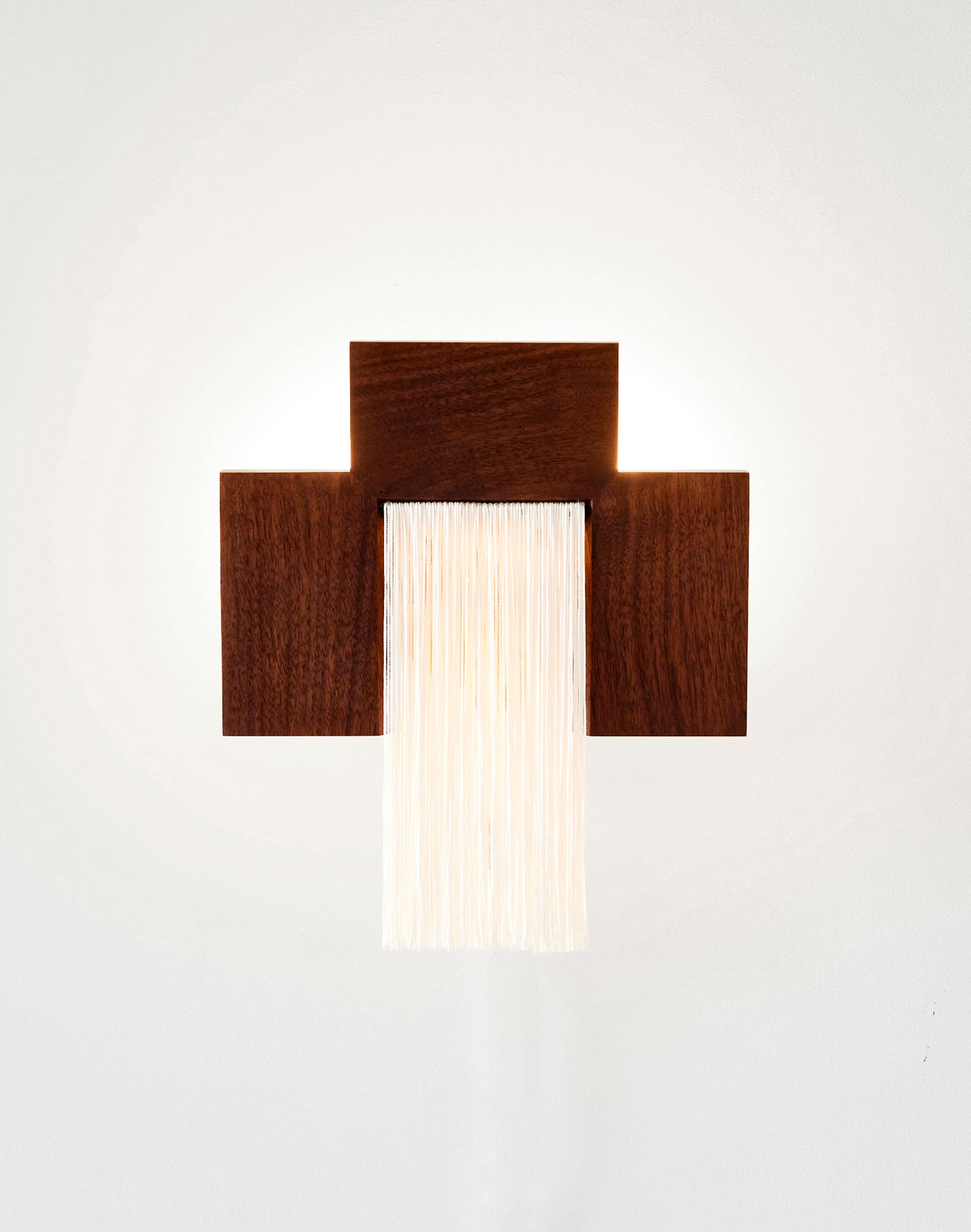 Sadelle Sconce