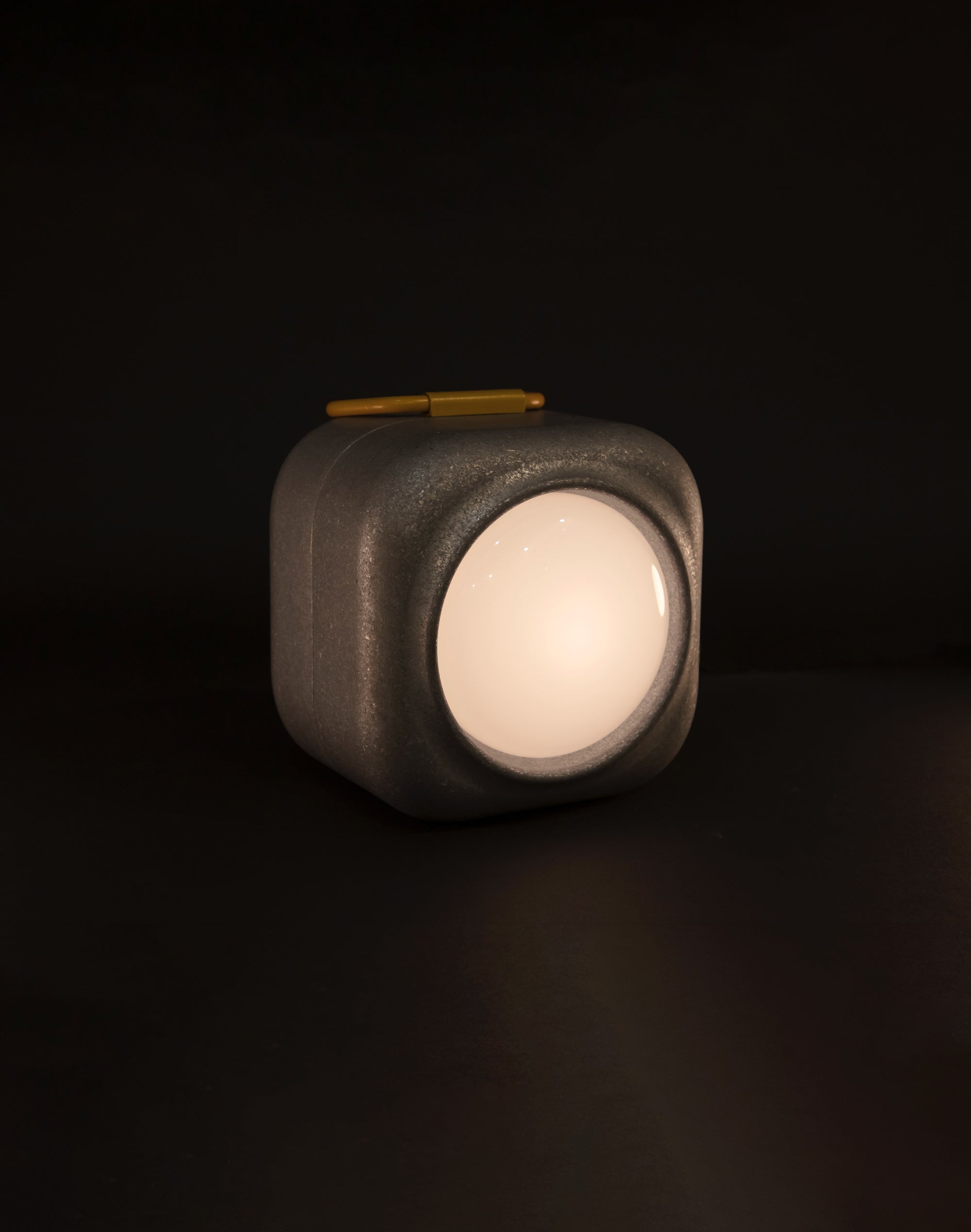 VI Table Lamp
